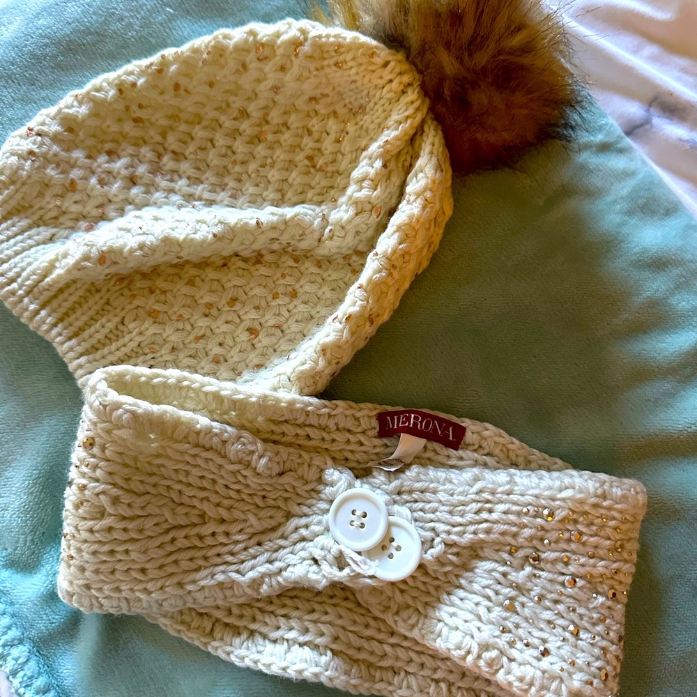 Women’s cream and gold sparkle hats